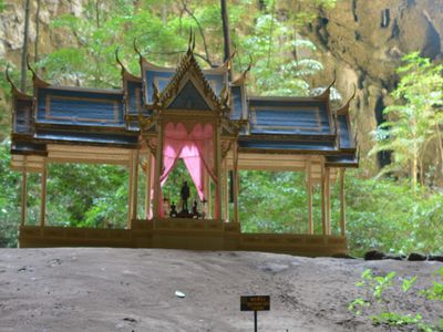 In Khao Sam Roi Yot National Park lies the Phraya Nakhon Cave, which shelters a gorgeous royal pavilion